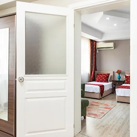 Piport Apartahotel 3*